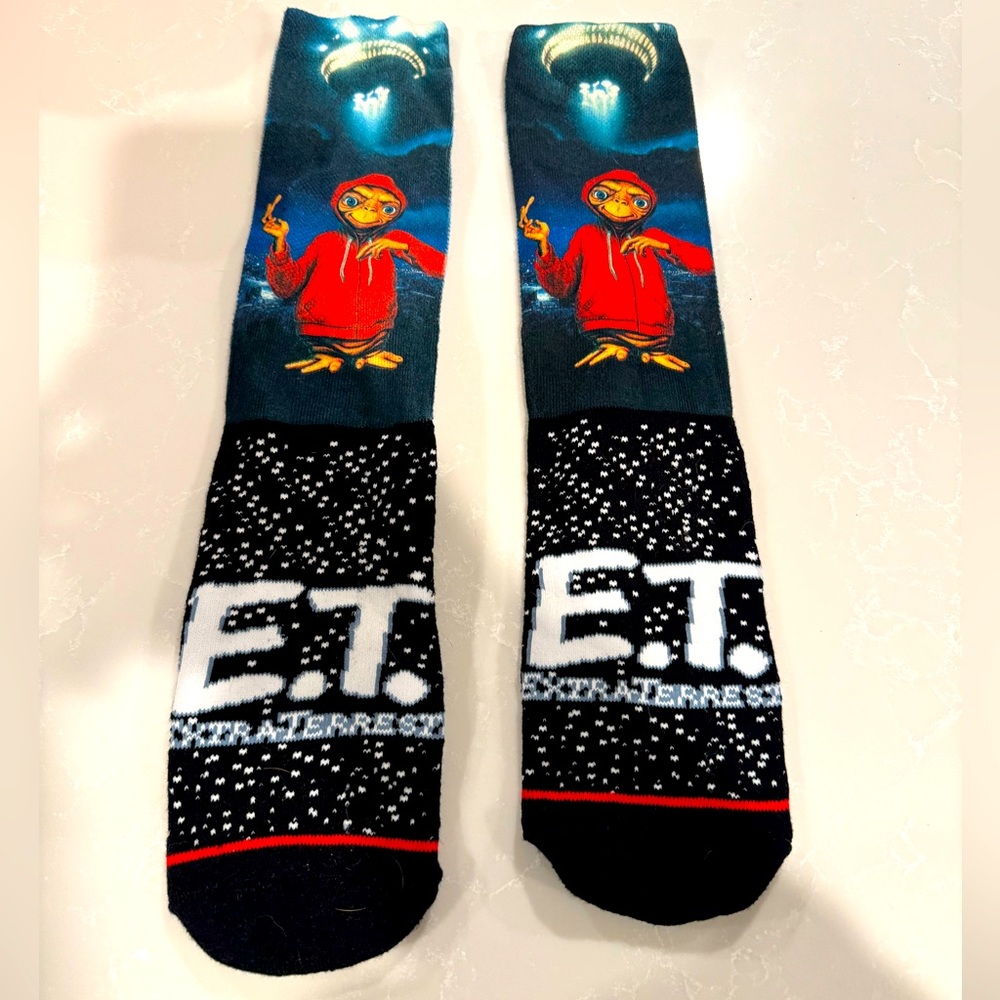 3 pair of E.T. SOCKS EXTRA TERRESTRIAL NEW WOMENS. 1 long pair. 2 no show pair.